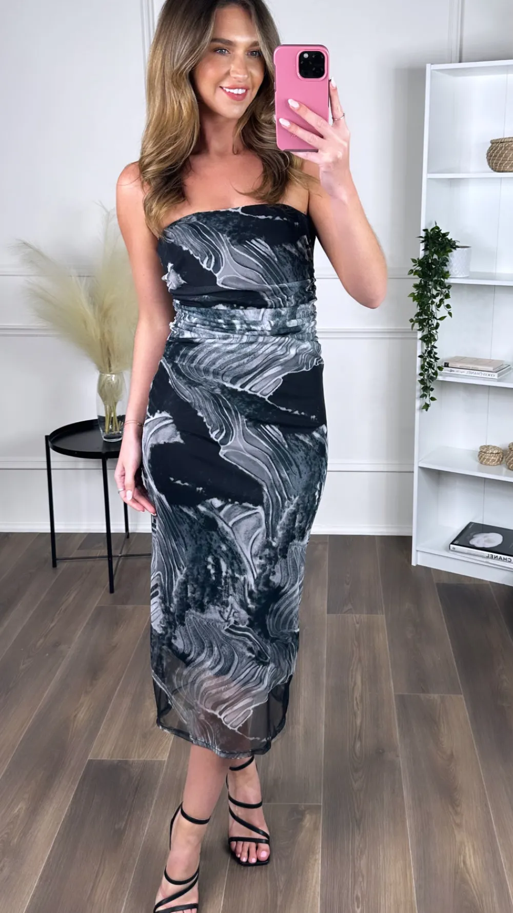 aine_black_printed_strapl_1.webp LORIANE Fitted Dresses | Going Out Dresses^Aine Black Printed Strapless Midi Dress