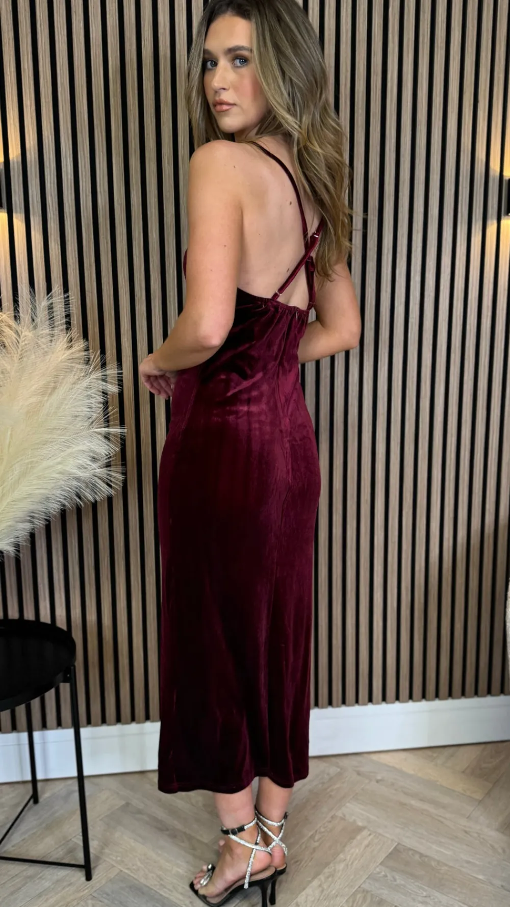 alva_burgundy_cami_strap__6.webp COPPEROSE Going Out Dresses | Occasion Dresses^Alva Burgundy Cami Strap Velvet Finish Midi Dress