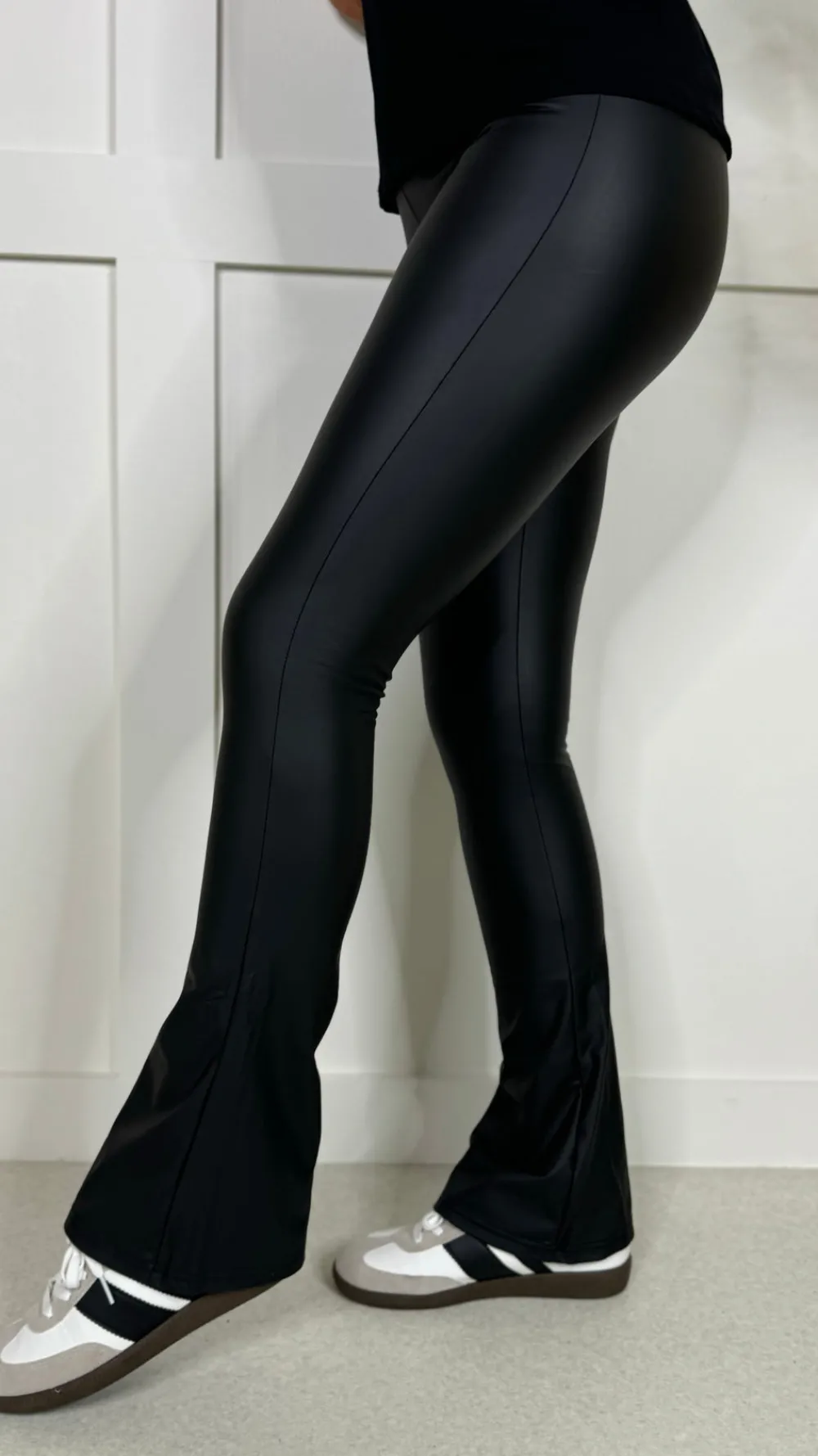 annalise_black_flared_leg_3.webp BEST FASHIONS Trousers | Leggings^Annalise Black Flared Leggings