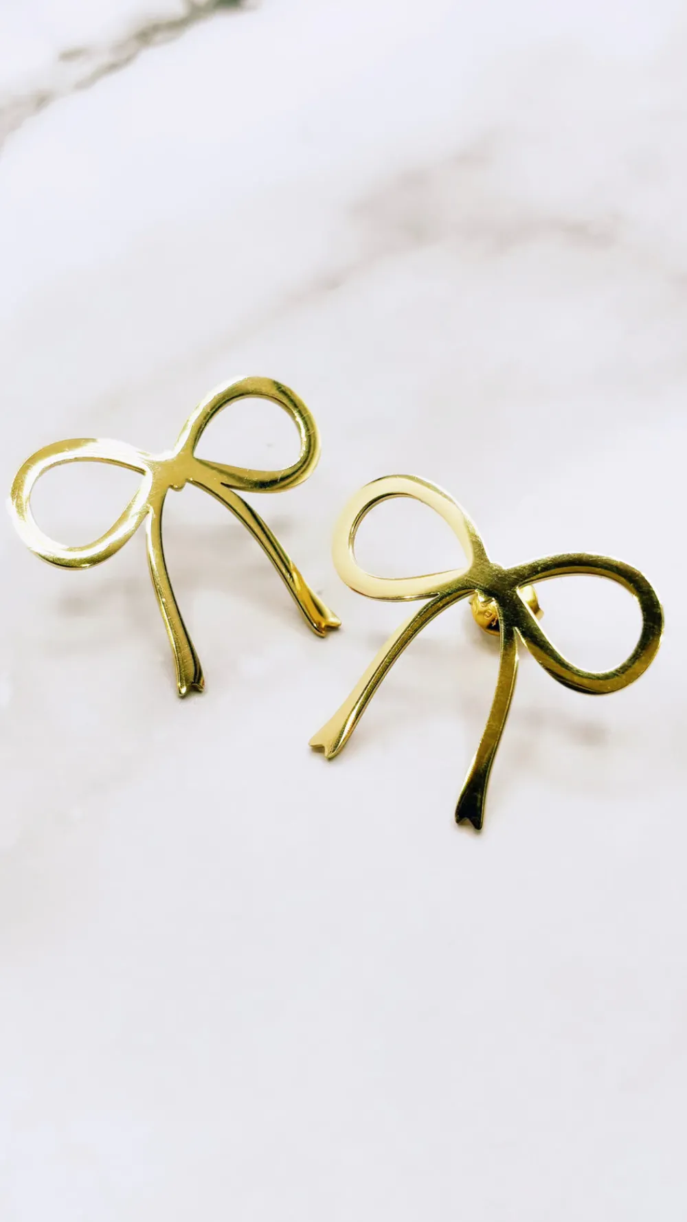 annia_gold_bow_design_ear_1.webp EMILY Jewellery^Annia Gold Bow Design Earrings