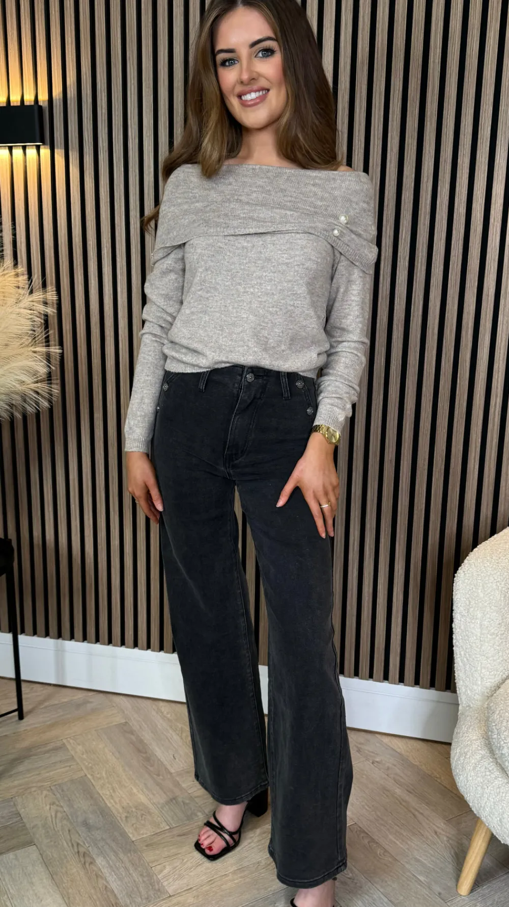 ashton_camel_off_the_shou_1.webp ROSY DAYS DESVENCHY Knitwear^Ashton Camel Off The Shoulder With Pearl Detail Jumper