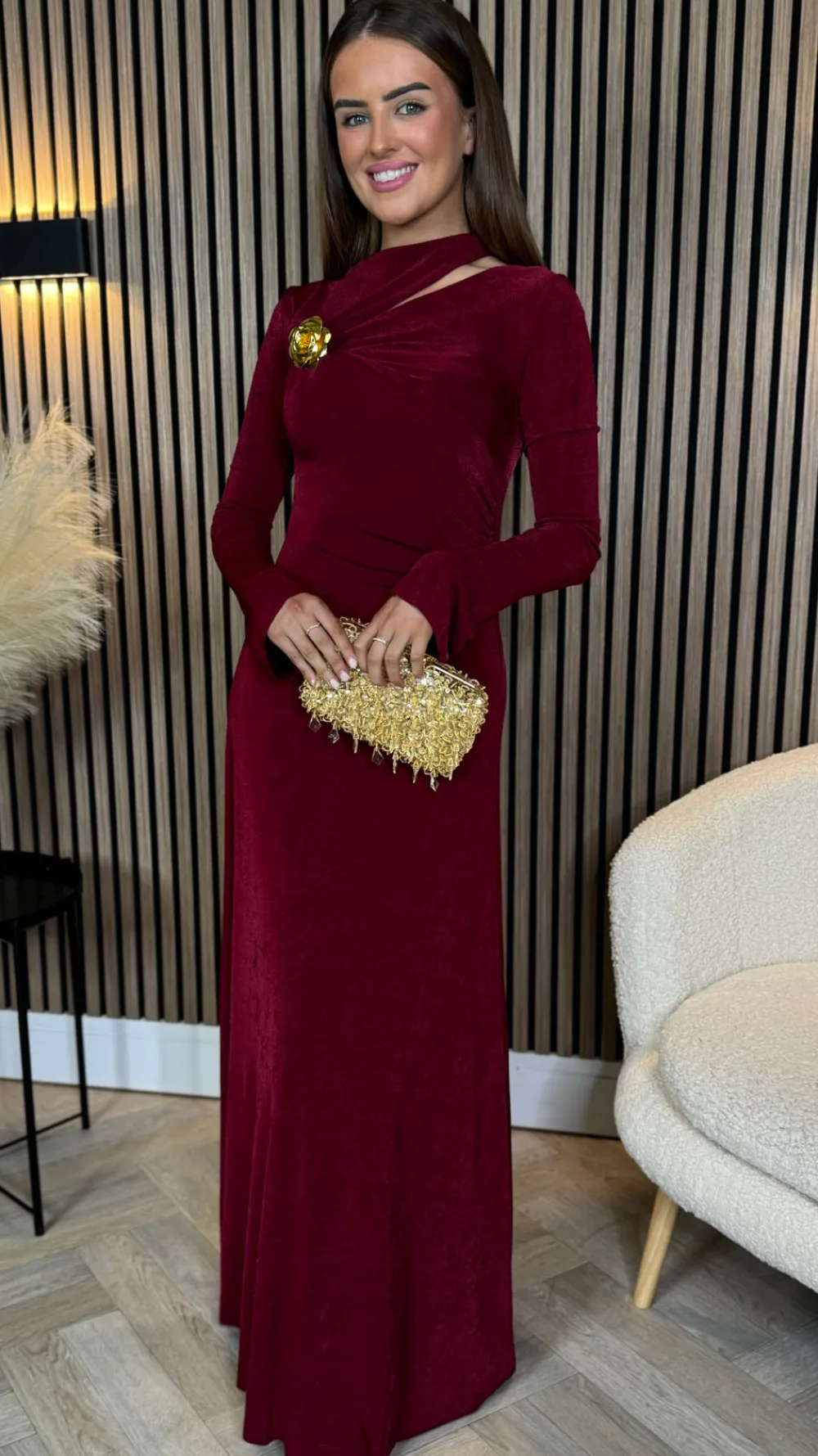 ayda_burgundy_split_neckl_1.webp TIMELY Fitted Dresses | Going Out Dresses^Ayda Burgundy Split Neckline Brooch Detail Maxi Dress