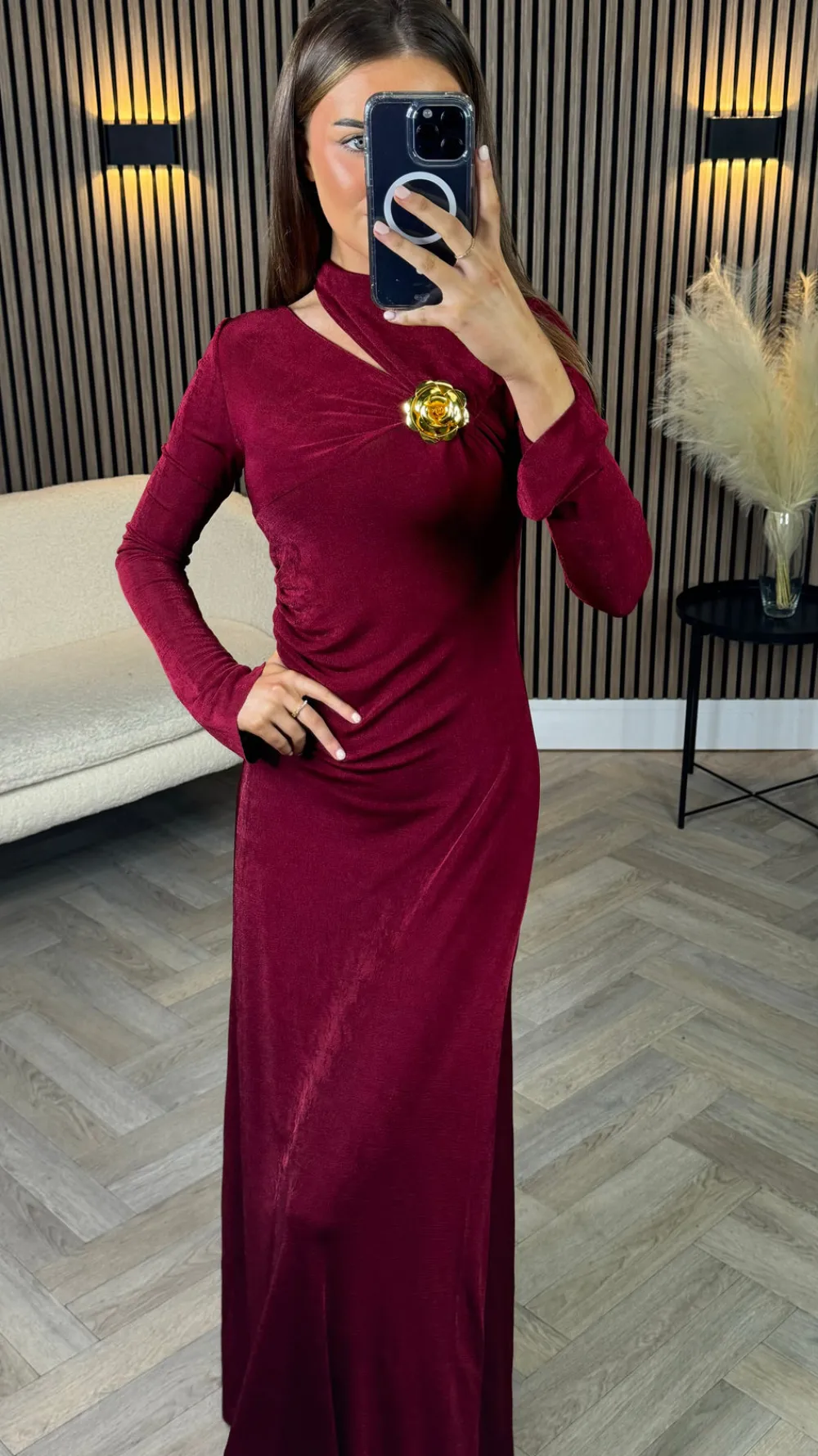 ayda_burgundy_split_neckl_7.webp TIMELY Fitted Dresses | Going Out Dresses^Ayda Burgundy Split Neckline Brooch Detail Maxi Dress