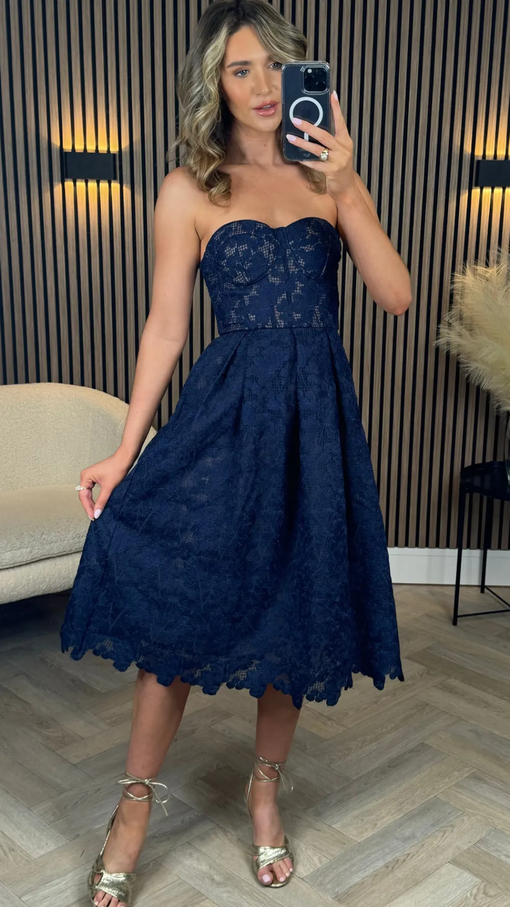bronwyn_navy_bandeau_flor_0.webp PARIS FASHION SHOPS Going Out Dresses | Occasion Dresses^Bronwyn Navy Bandeau Floral Patterned Midi Dress