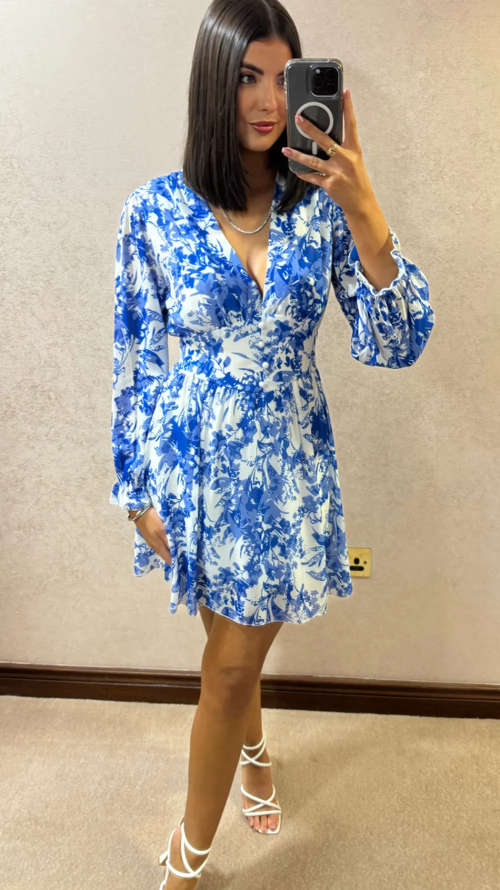 cassandra_blue_amp_white__6.webp ELLE STYLE Day Dresses | Going Out Dresses^Cassandra Blue & White Floral Printed Mini Dress