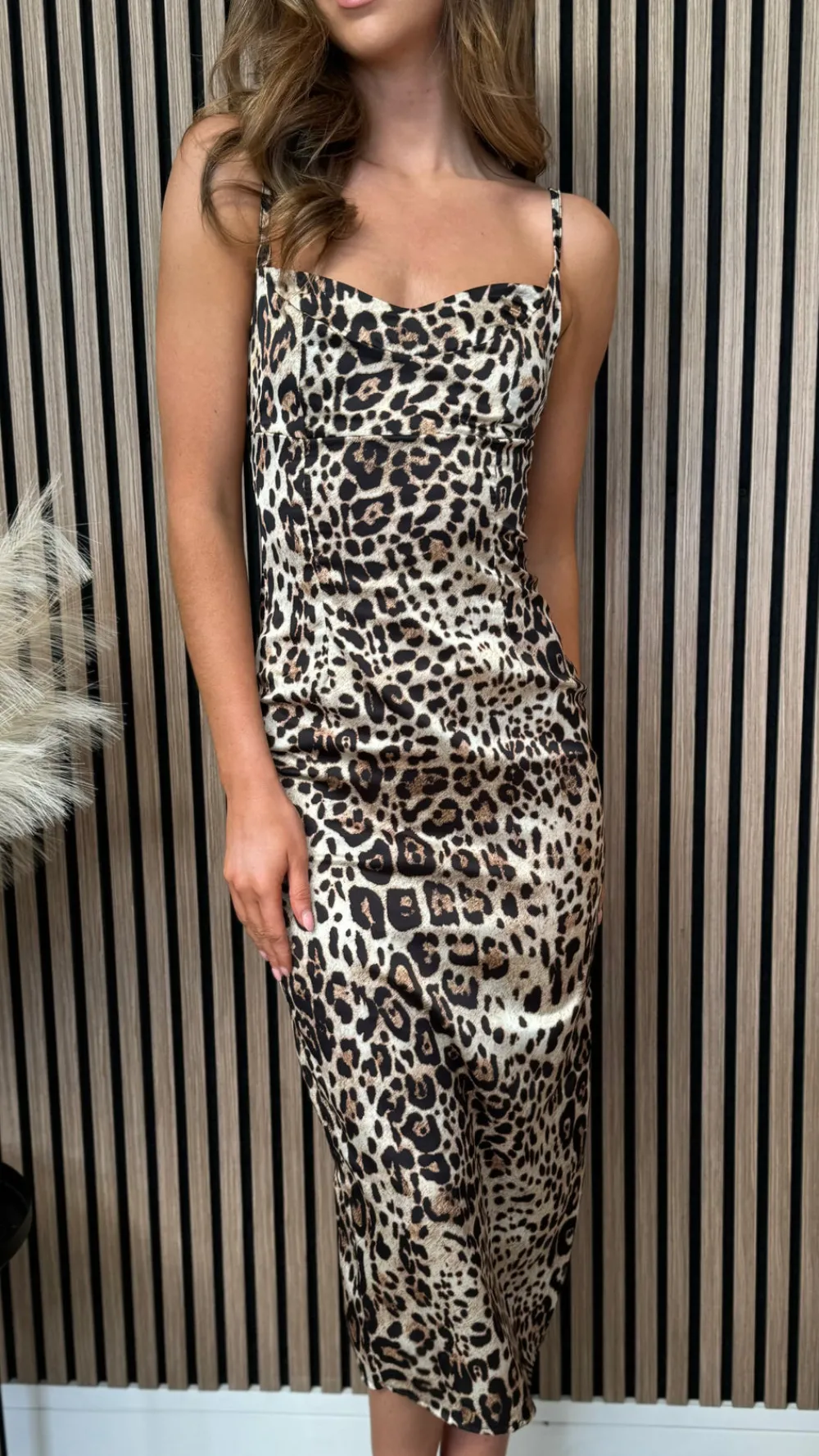 charmaine_camel_amp_black_0.webp COPPEROSE Going Out Dresses | Occasion Dresses^Charmaine Camel & Black Leopard Print Tie Back Detail Midi Dress