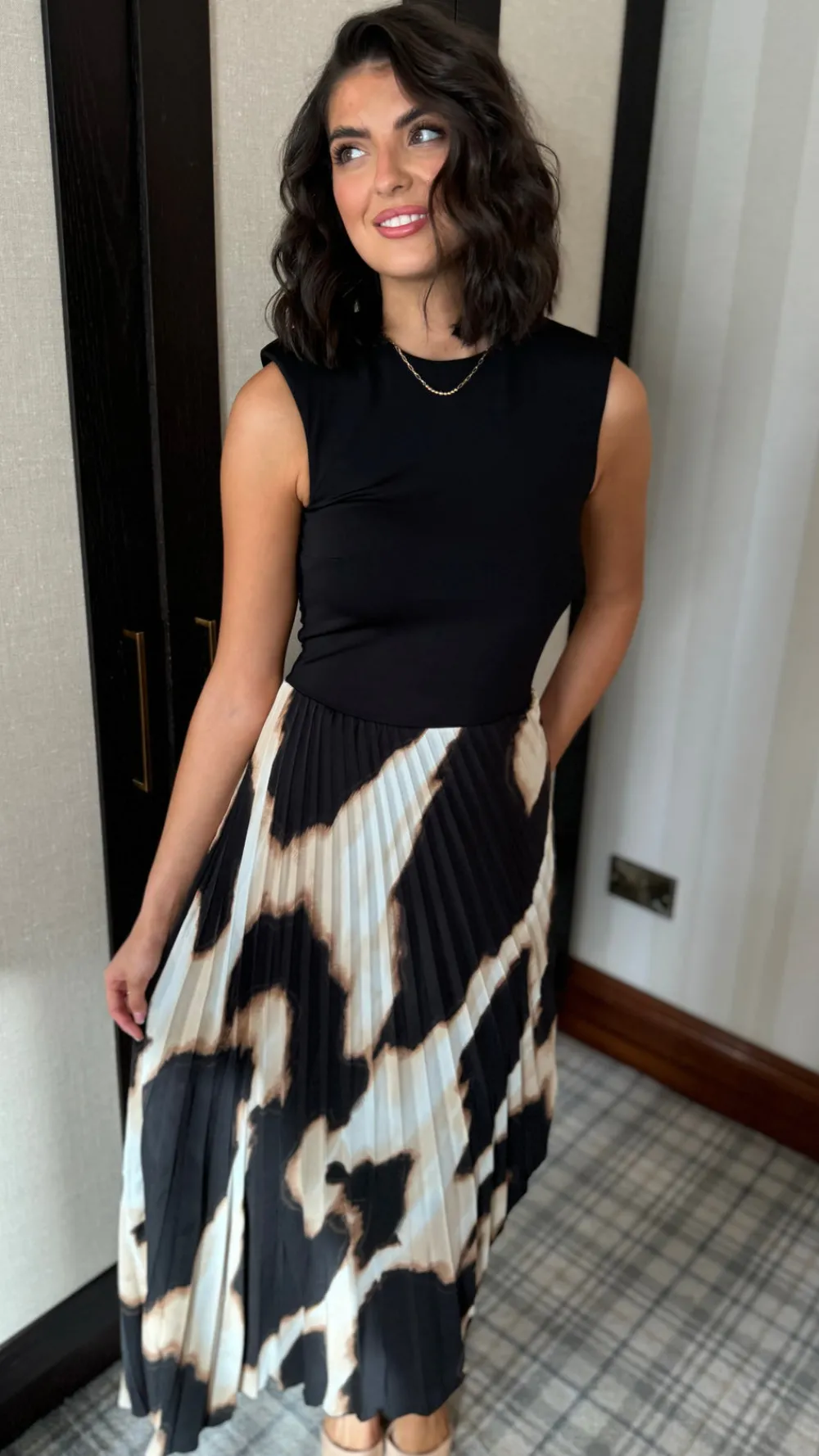 chrissy_black_amp_beige_m_1.webp AX PARIS Going Out Dresses | Occasion Dresses^Chrissy Black & Beige Marble Print Asymmetric Hem Pleated Midi Dress