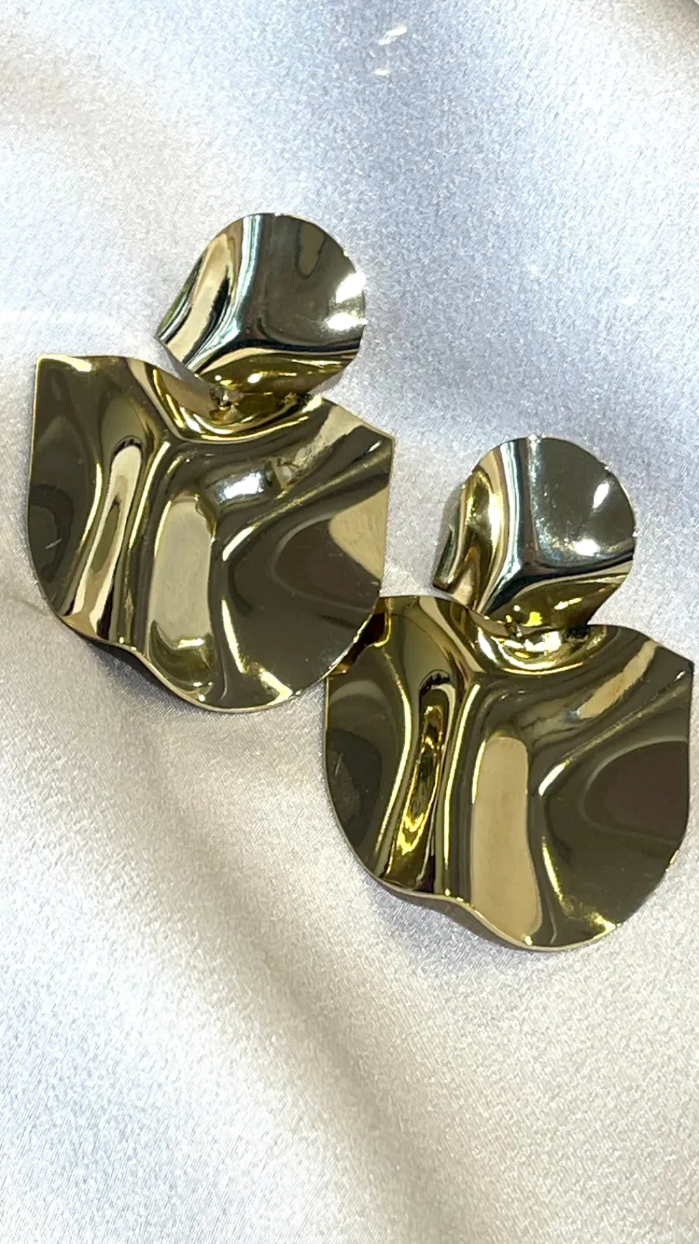 clio_gold_double_irregula_2.webp PARIS FASHION SHOPS Jewellery^Clio Gold Double Irregular Wavy Plate Earrings
