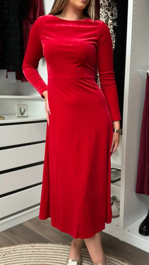 ATTENTIF Fitted Dresses | Going Out Dresses^Courtney Red Round Neck Velvet Midi Dress