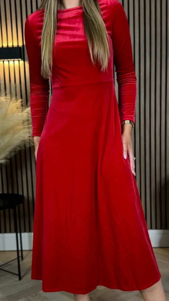 ATTENTIF Fitted Dresses | Going Out Dresses^Courtney Red Round Neck Velvet Midi Dress