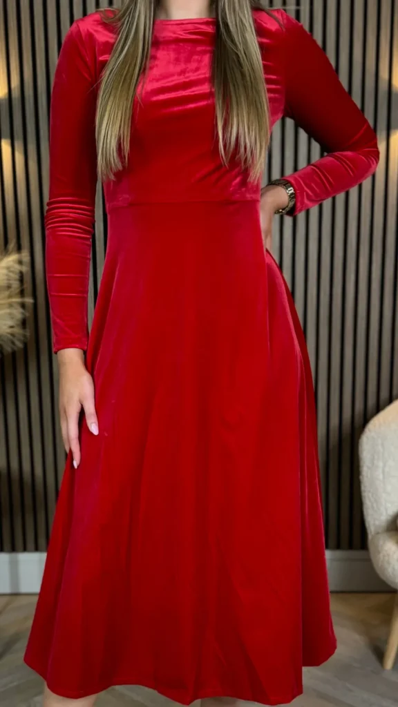ATTENTIF Fitted Dresses | Going Out Dresses^Courtney Red Round Neck Velvet Midi Dress