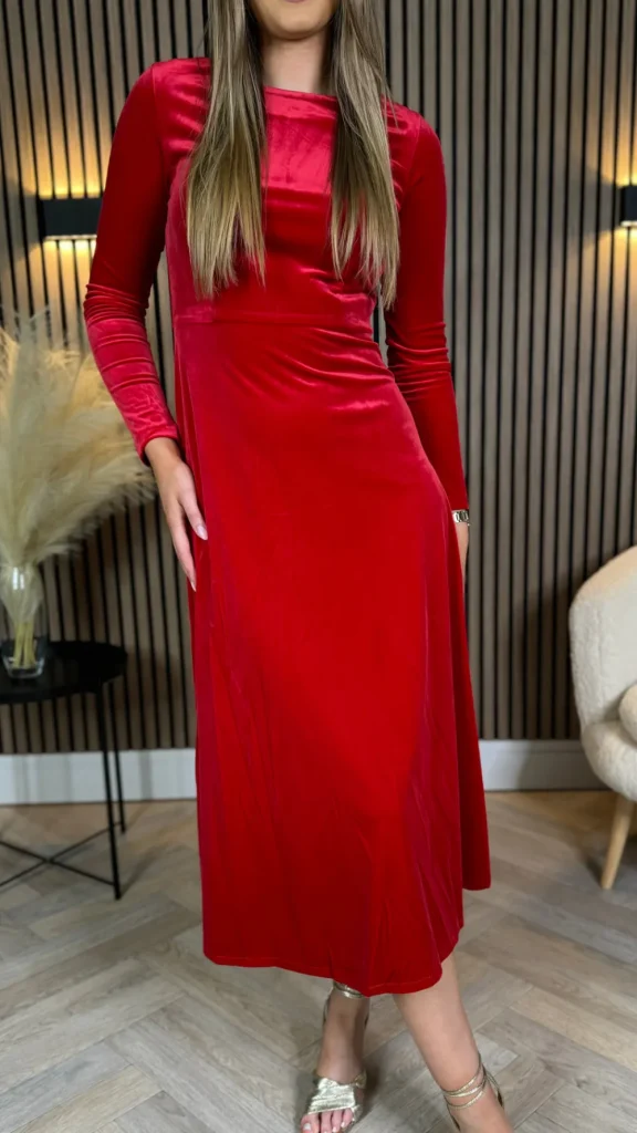 ATTENTIF Fitted Dresses | Going Out Dresses^Courtney Red Round Neck Velvet Midi Dress