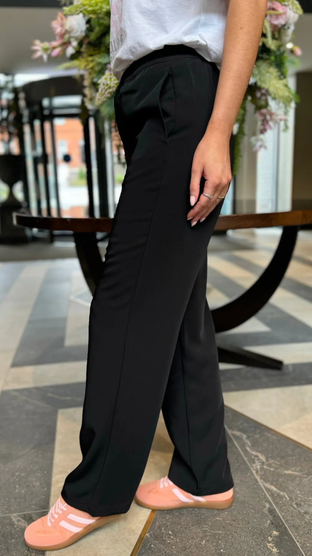 doireann_black_high_waist_3.webp BESTSELLER Trousers^Doireann Black High Waisted Straight Leg Trousers