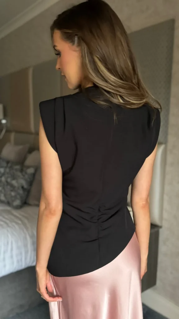 COPPEROSE Tops^Drew Black High Neck Asymmetrical Hem Top