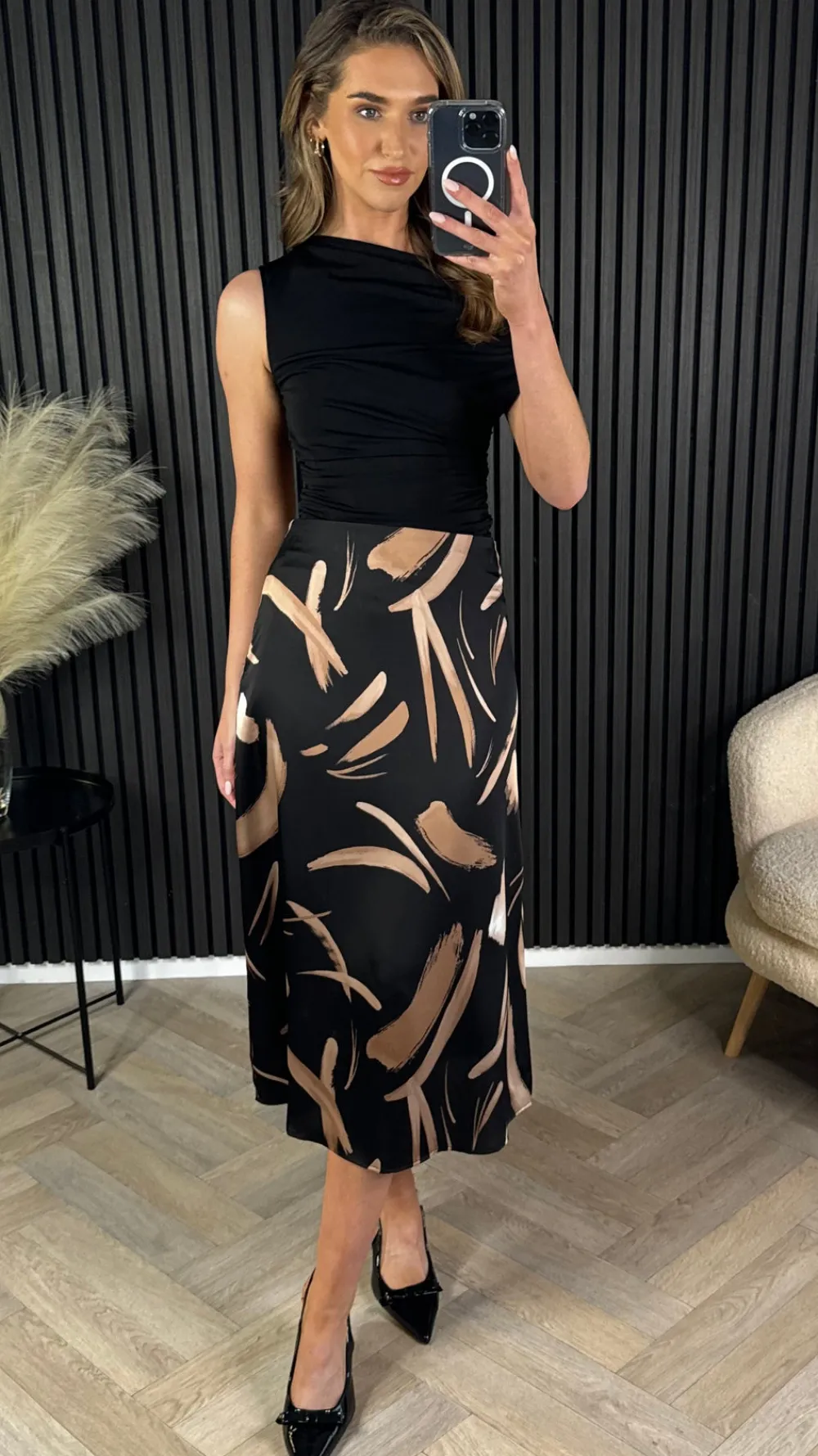 edel_beige_amp_black_abst_4.webp GIRL IN MIND Skirts & Shorts^Edel Beige & Black Abstract Print Midi Skirt