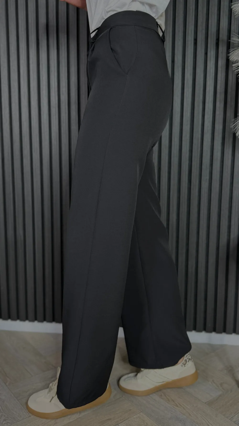 effie_black_wide_leg_trou_4.webp ESTEE BROWN Trousers^Effie Black Wide Leg Trousers