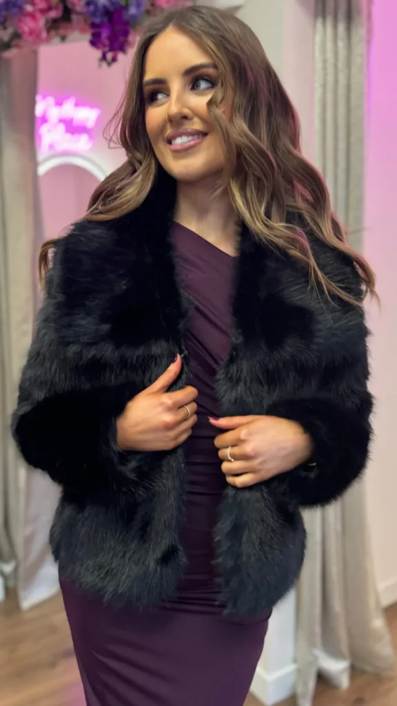 COPPEROSE Coats & Jackets^Georgia Black Collared Fur Detail Jacket