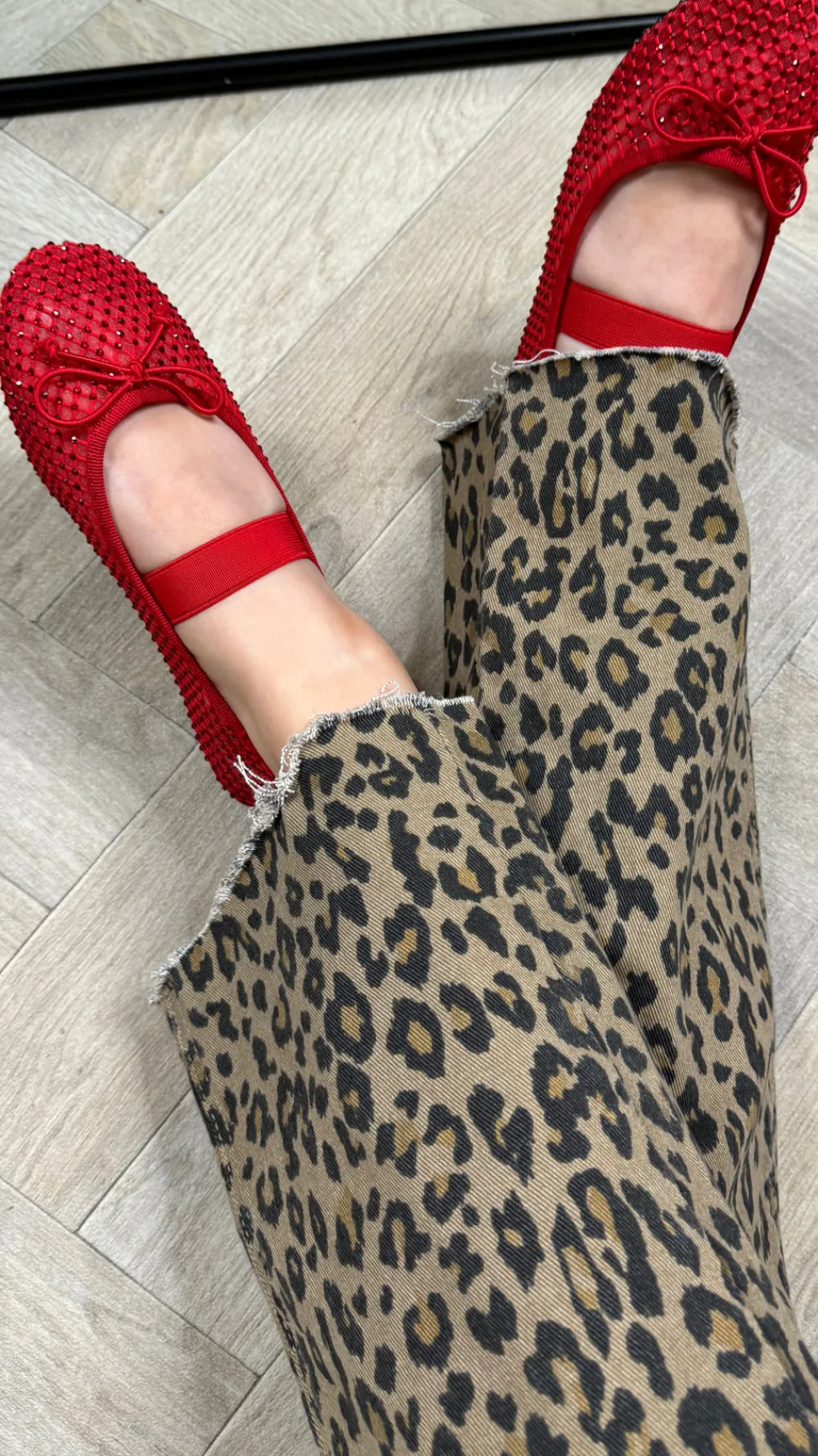 harper_red_decorative_bow_0.webp PARIS FASHION SHOPS Flats^Harper Red Decorative Bow Ballerinas