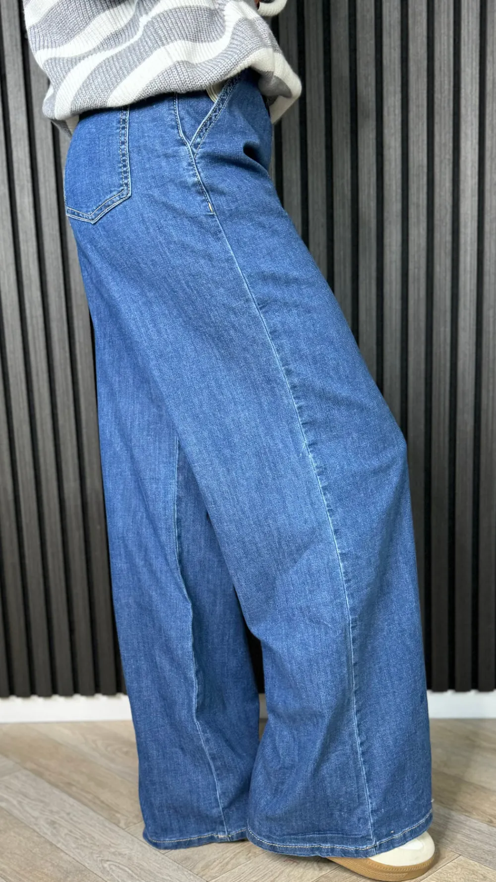 hunter_dark_blue_wide_leg_2.webp REDIAL Jeans^Hunter Dark Blue Wide Leg Jeans