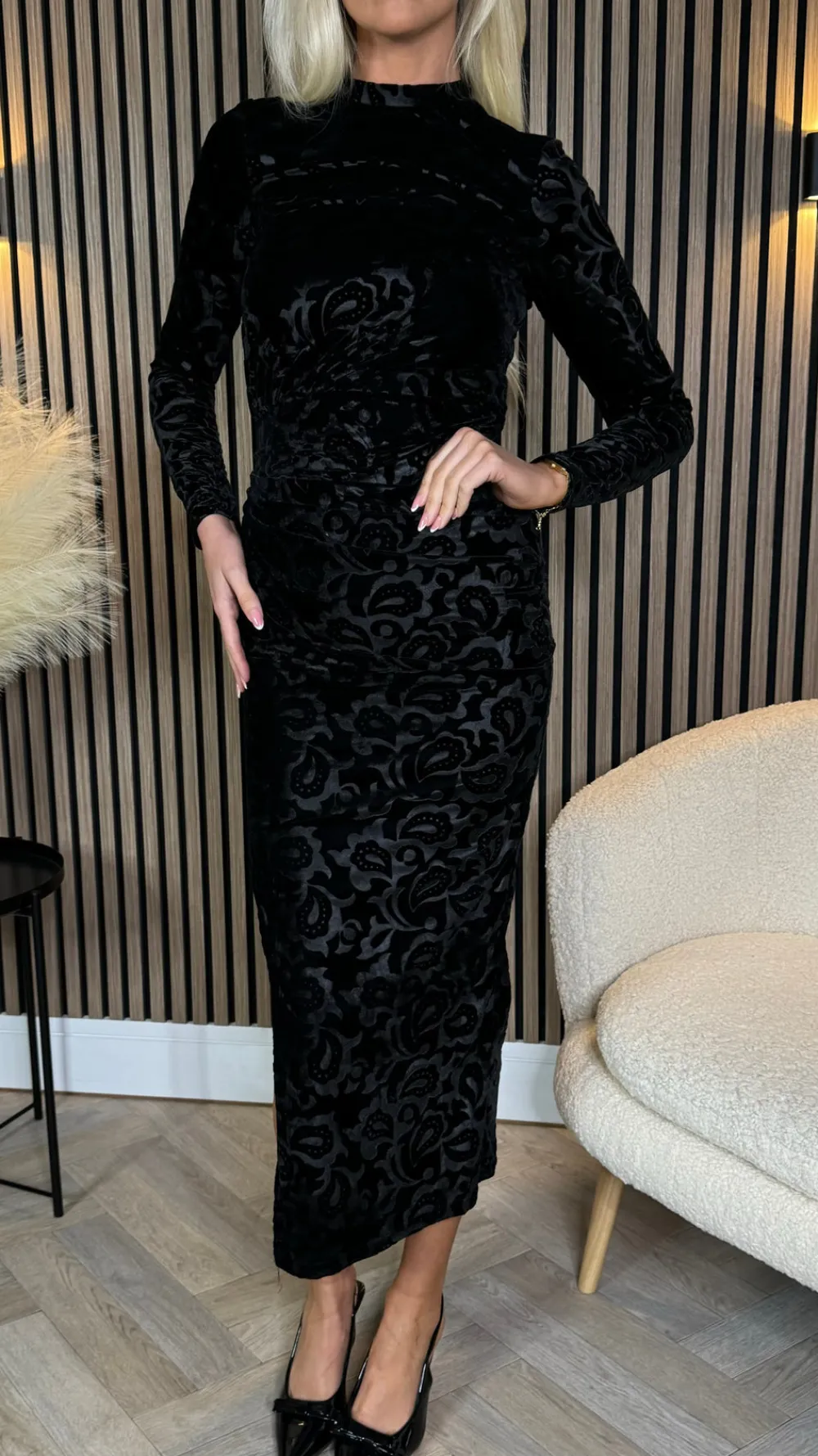 jemima_black_jacquard_vel_3.webp AX PARIS Going Out Dresses | Midi Dresses^Jemima Black Jacquard Velvet Long Sleeve Ruched Side Midi Dress