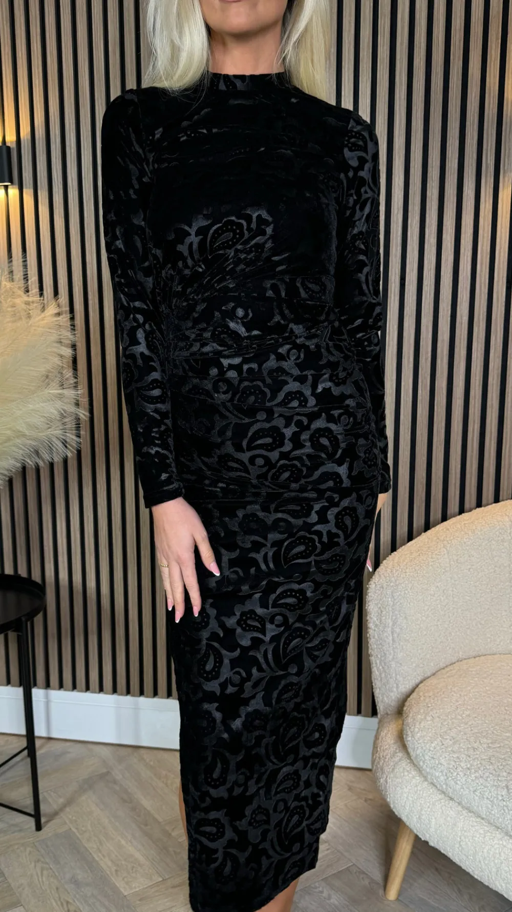 jemima_black_jacquard_vel_4.webp AX PARIS Going Out Dresses | Midi Dresses^Jemima Black Jacquard Velvet Long Sleeve Ruched Side Midi Dress