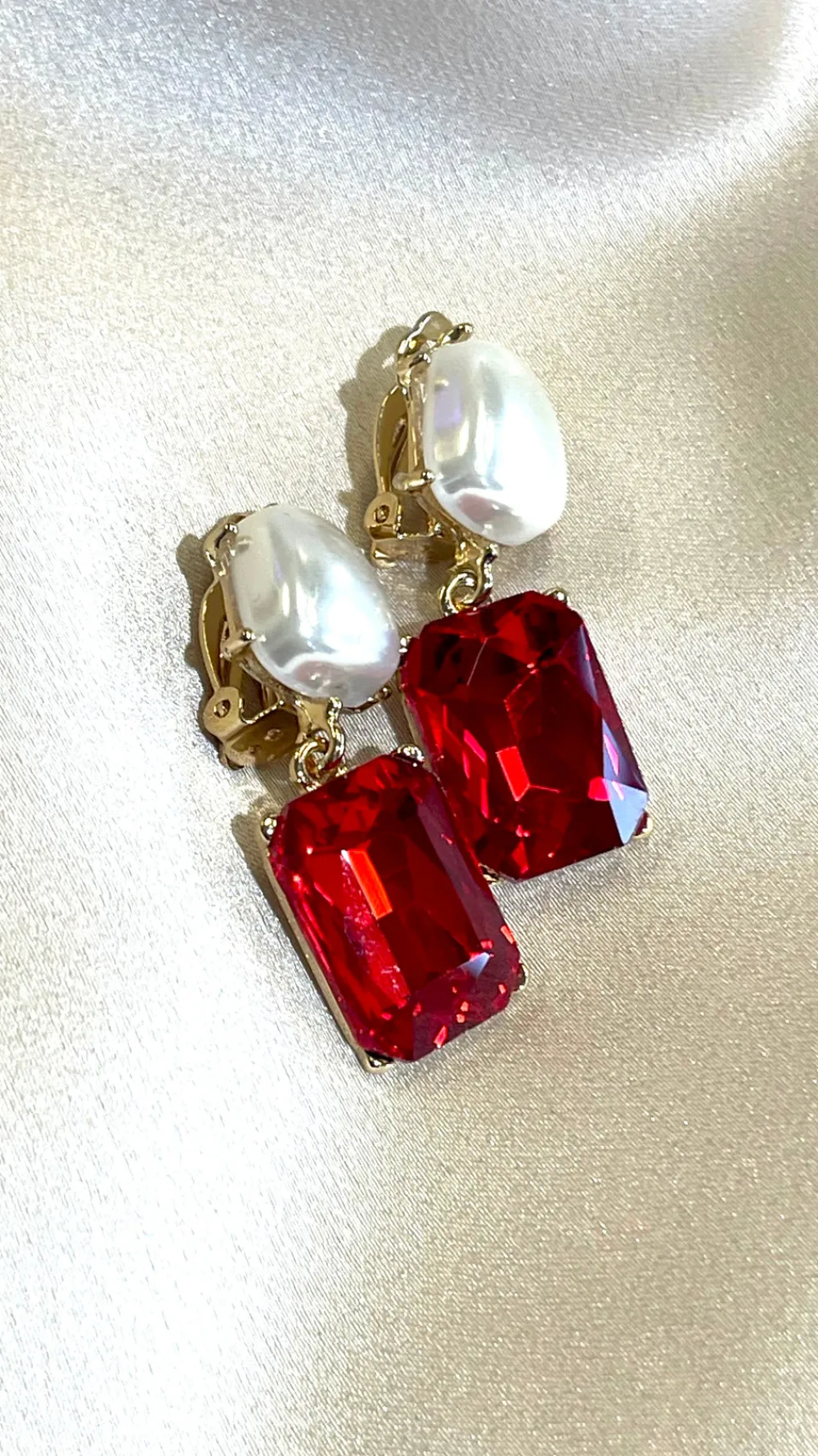 jenny_pearl_amp_red_stone_0.webp PARIS FASHION SHOPS Jewellery^Jenny Pearl & Red Stone Drop Clip On Earrings