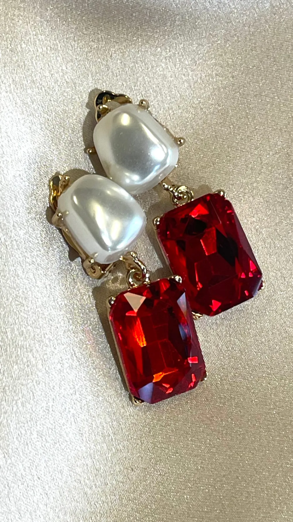 jenny_pearl_amp_red_stone_1.webp PARIS FASHION SHOPS Jewellery^Jenny Pearl & Red Stone Drop Clip On Earrings