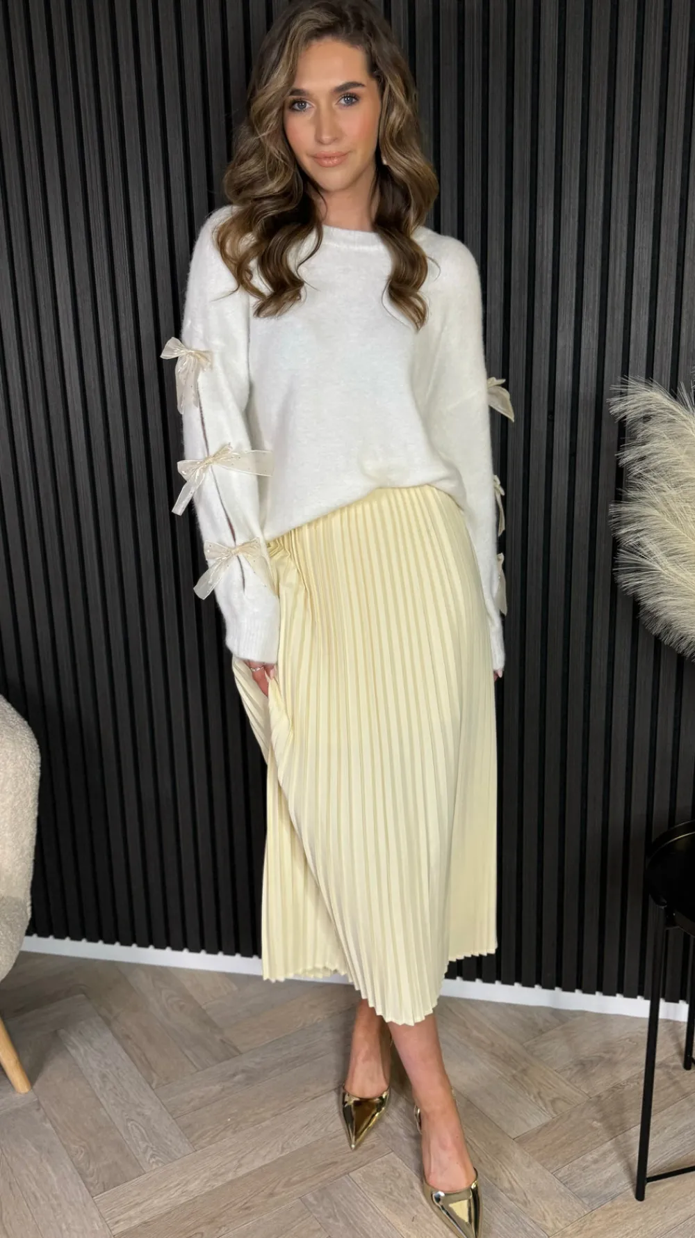 julie_cream_bow_sleeve_de_1.webp LOVIKA Knitwear^Julie Cream Bow sleeve Detail Jumper