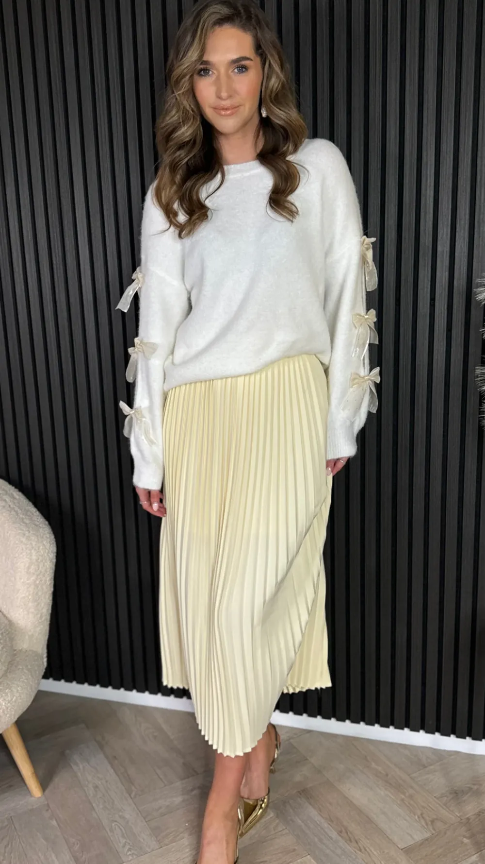 julie_cream_bow_sleeve_de_3.webp LOVIKA Knitwear^Julie Cream Bow sleeve Detail Jumper