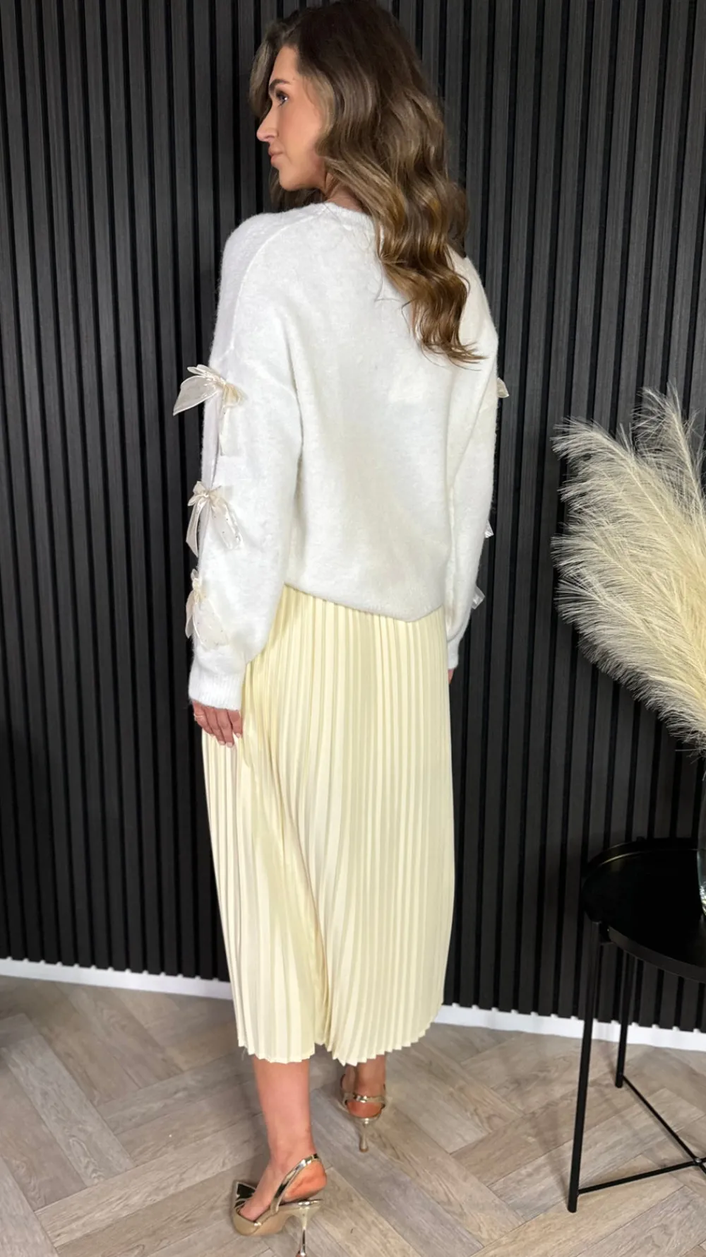 julie_cream_bow_sleeve_de_4.webp LOVIKA Knitwear^Julie Cream Bow sleeve Detail Jumper