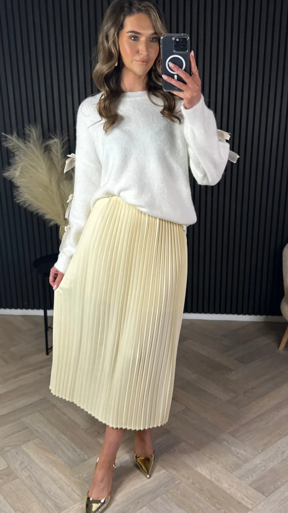 julie_cream_bow_sleeve_de_5.webp LOVIKA Knitwear^Julie Cream Bow sleeve Detail Jumper