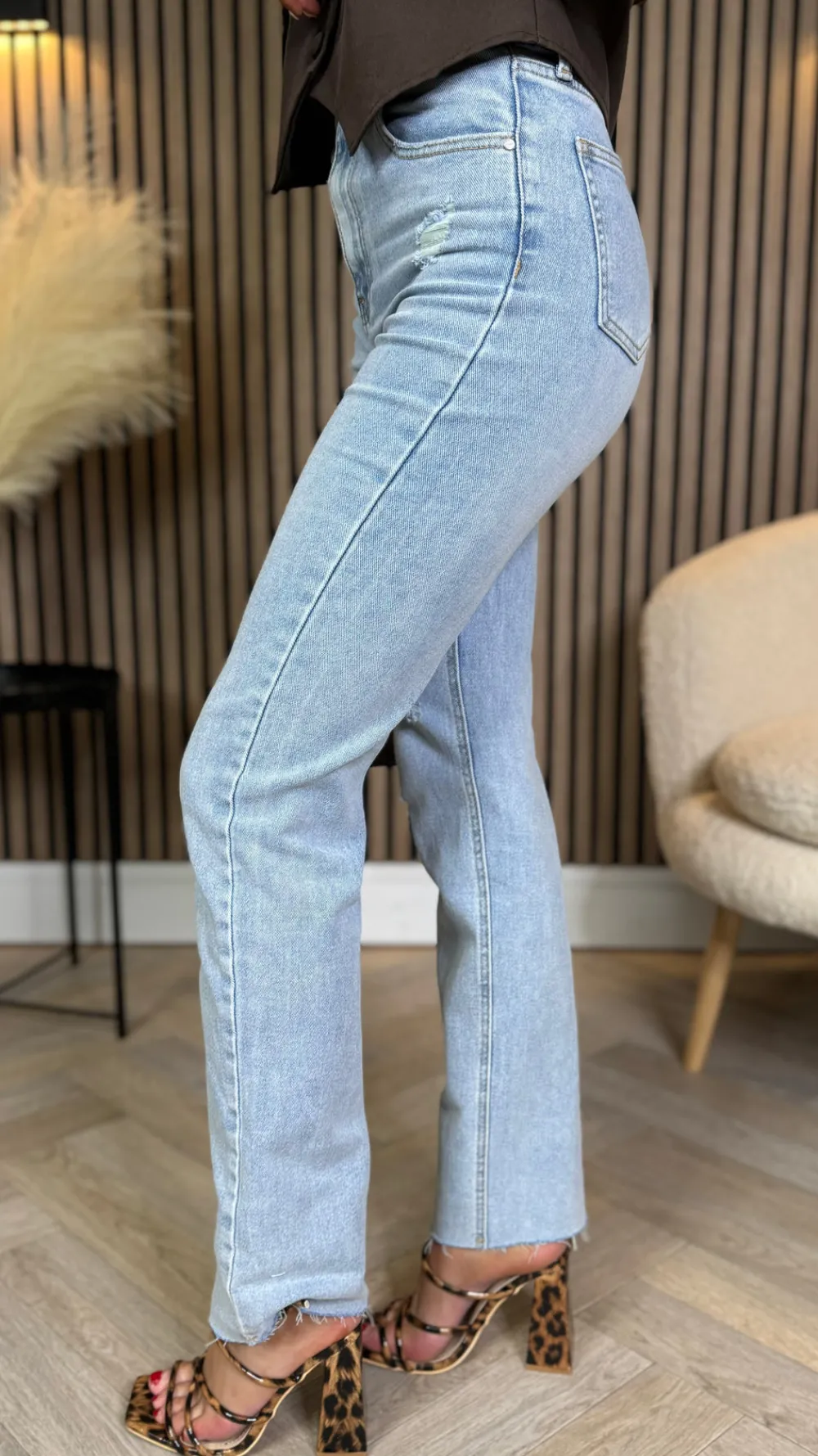 lincoln_blue_ripped_detai_10.webp REDIAL Jeans^Lincoln Blue Ripped Detail Raw Hem Jeans