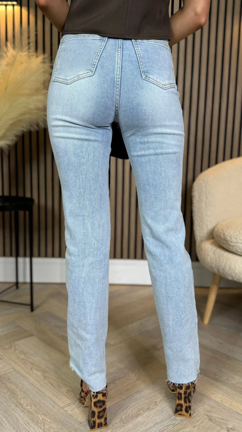 lincoln_blue_ripped_detai_11.webp REDIAL Jeans^Lincoln Blue Ripped Detail Raw Hem Jeans
