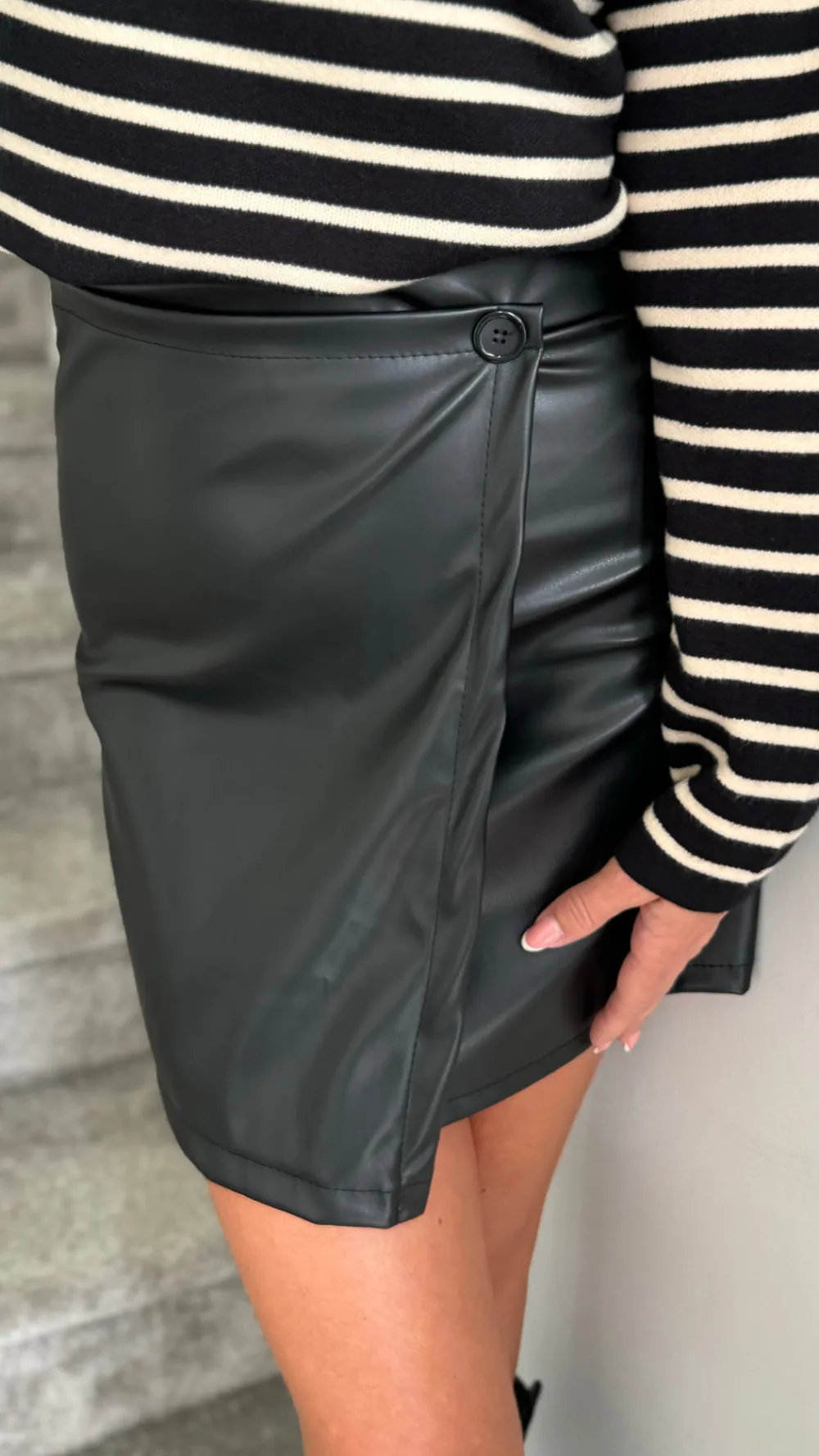 lissandra_black_leather_l_2.webp COPPEROSE Skirts & Shorts^Lissandra Black Leather Look Wrap Detail Mini Skirt