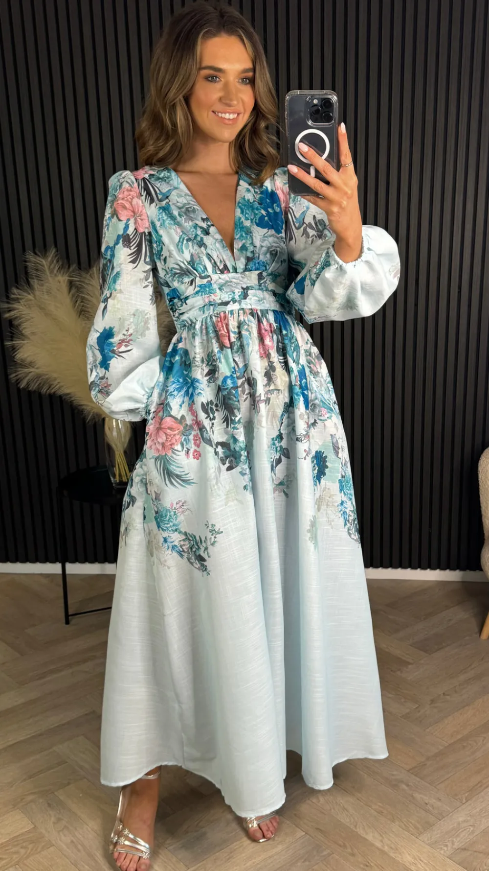 louise_blue_floral_printe_0.webp TIMELY Going Out Dresses | Occasion Dresses^Louise Blue Floral Printed Midi Dress