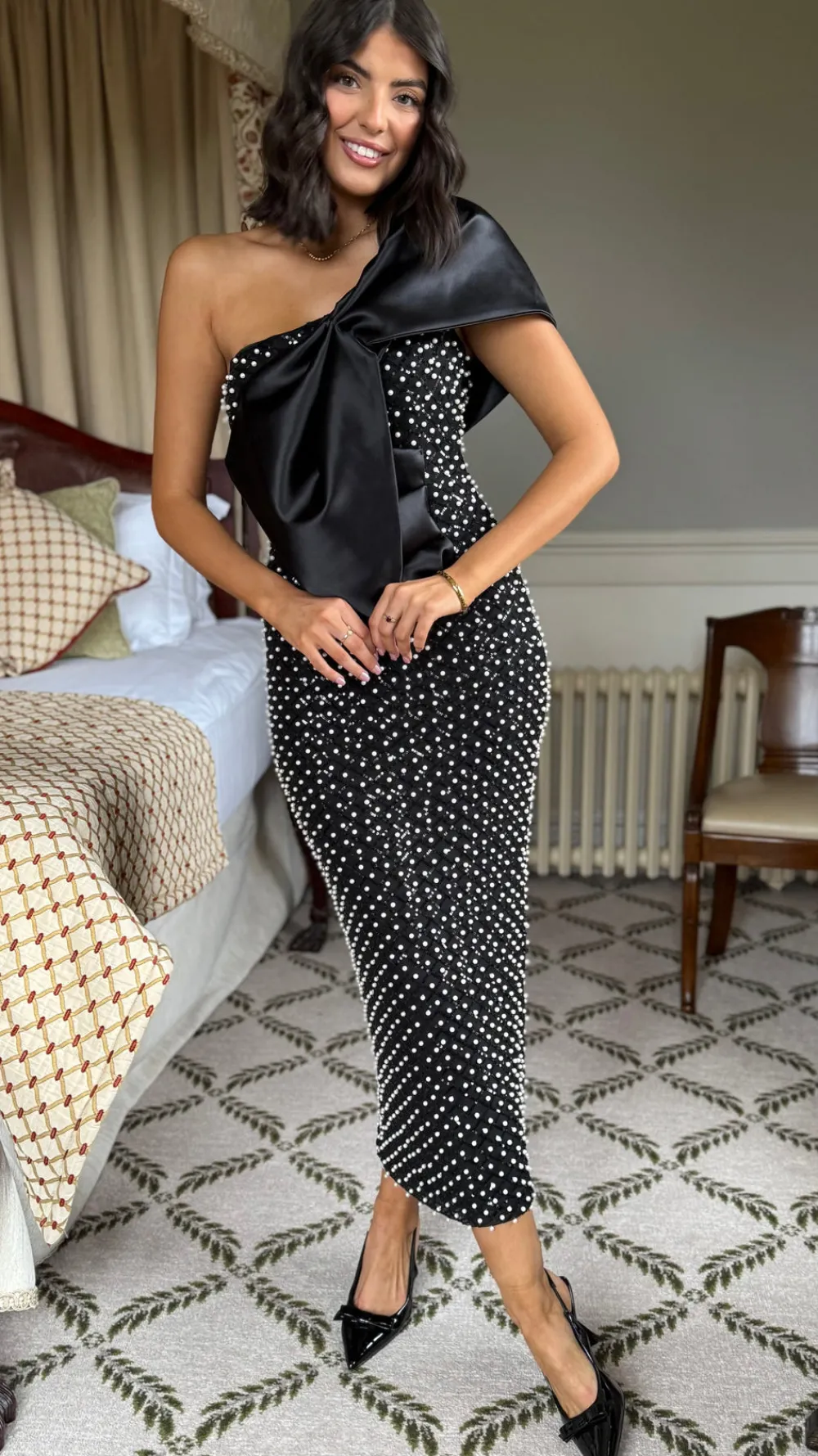 maybelle_black_large_bow__2.webp FP & CO Going Out Dresses | Occasion Dresses^Maybelle Black Large Bow Detail One Shoulder Embellished Midi Dress