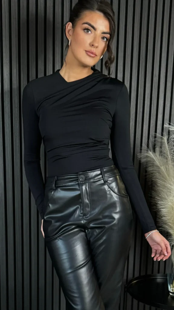 COPPEROSE Tops^Meabh Black Ruched Detail Bodysuit