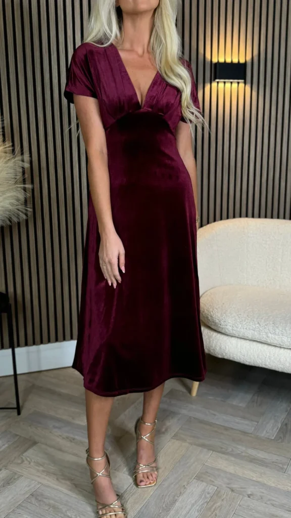 COPPEROSE Going Out Dresses | Occasion Dresses^Merritt Burgundy V Neckline Velvet Finish Midi Dress