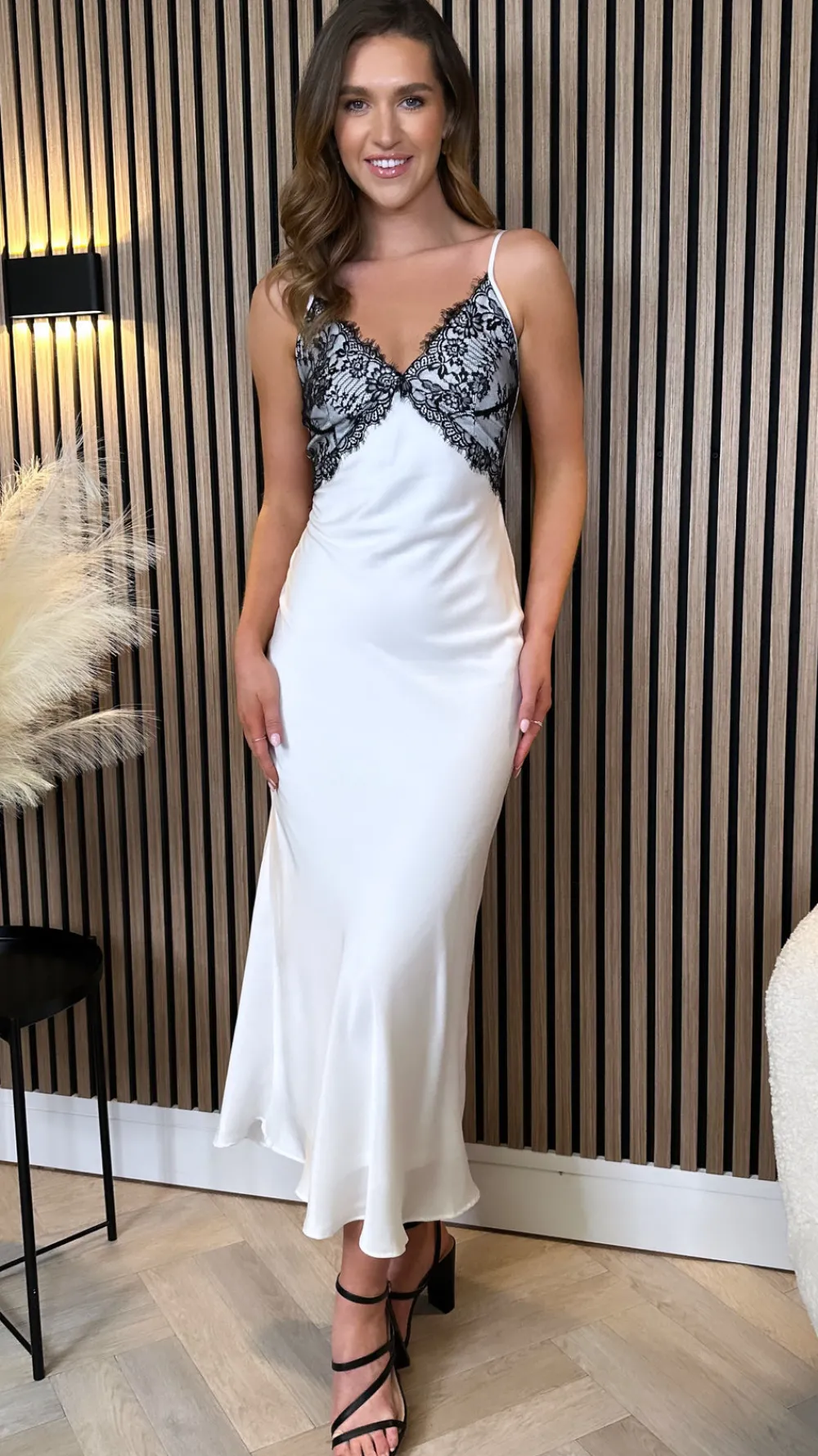 muireann_white_with_black_0.webp GIRL IN MIND Fitted Dresses | Going Out Dresses^Muireann White With Black Lace Slip Midi Dress