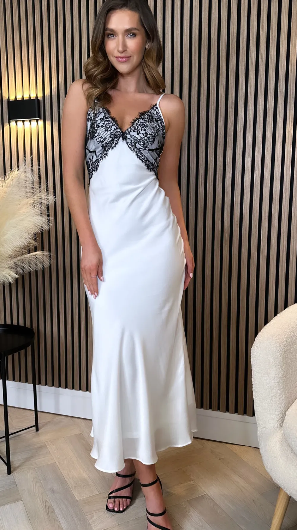 muireann_white_with_black_1.webp GIRL IN MIND Fitted Dresses | Going Out Dresses^Muireann White With Black Lace Slip Midi Dress