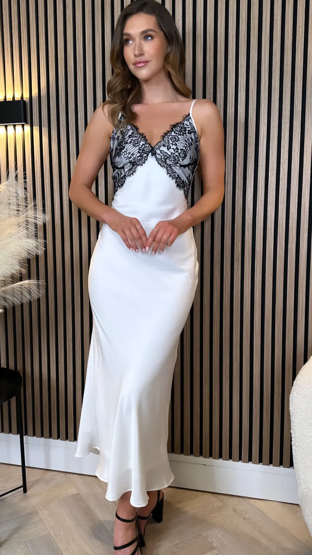 muireann_white_with_black_3.webp GIRL IN MIND Fitted Dresses | Going Out Dresses^Muireann White With Black Lace Slip Midi Dress