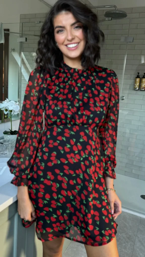 INFLUENCE Day Dresses | Going Out Dresses^Natalia Red & Black Cherry Print Chiffon Skater Dress