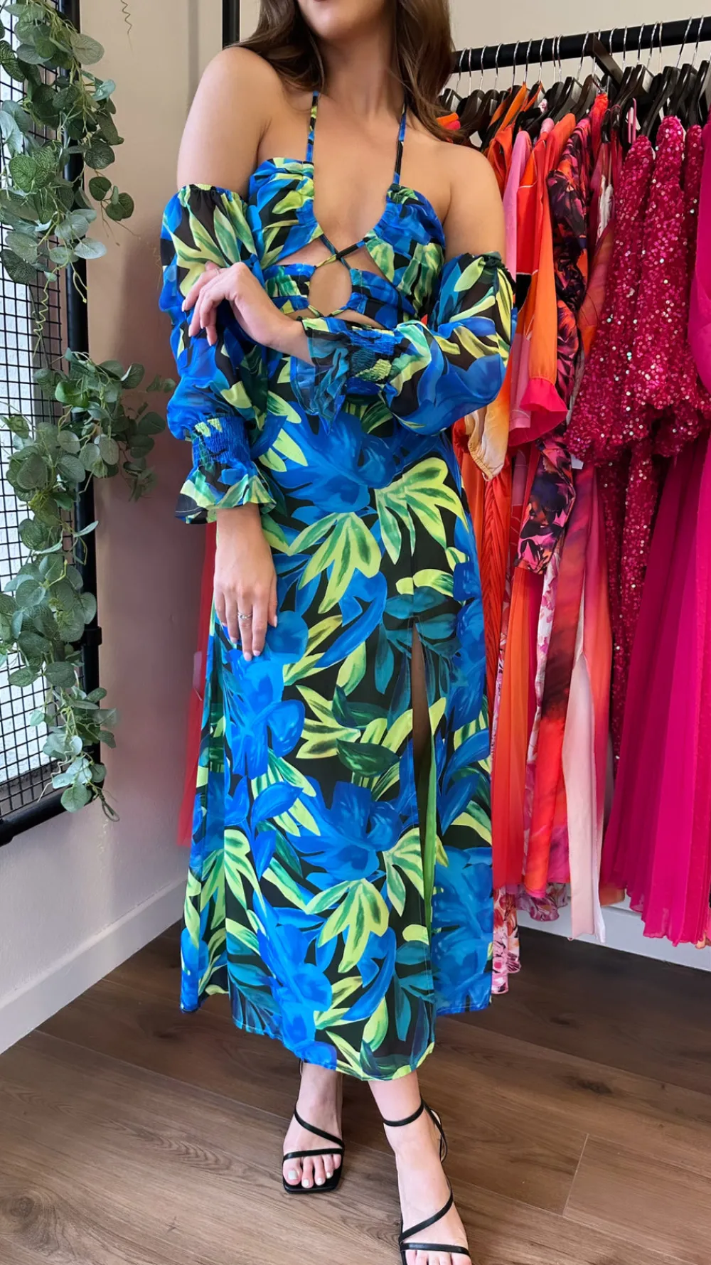 renata_floral_crisscross__3.webp cc Occasion Dresses | Maxi Dresses^Renata Floral Criss-Cross Detail Maxi Dress in Blue