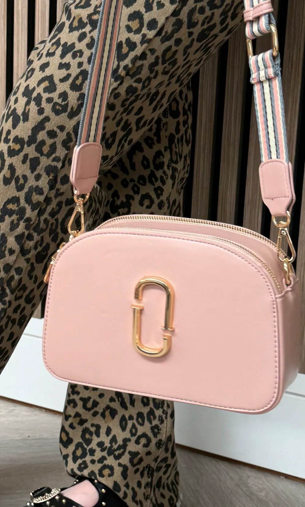 romilly_dusky_pink_slim_c_1.webp Roc Ronoco Bags^Romilly Dusky Pink Slim Crossbody Handbag
