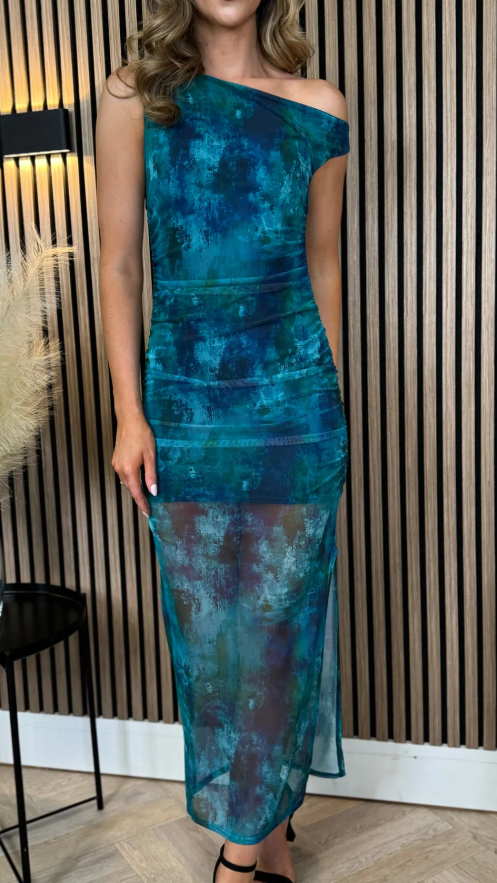 sariah_green_and_blue_pri_2.webp AX PARIS Going Out Dresses | Occasion Dresses^Sariah Green and Blue Printed Mesh Bodycon Midi Dress