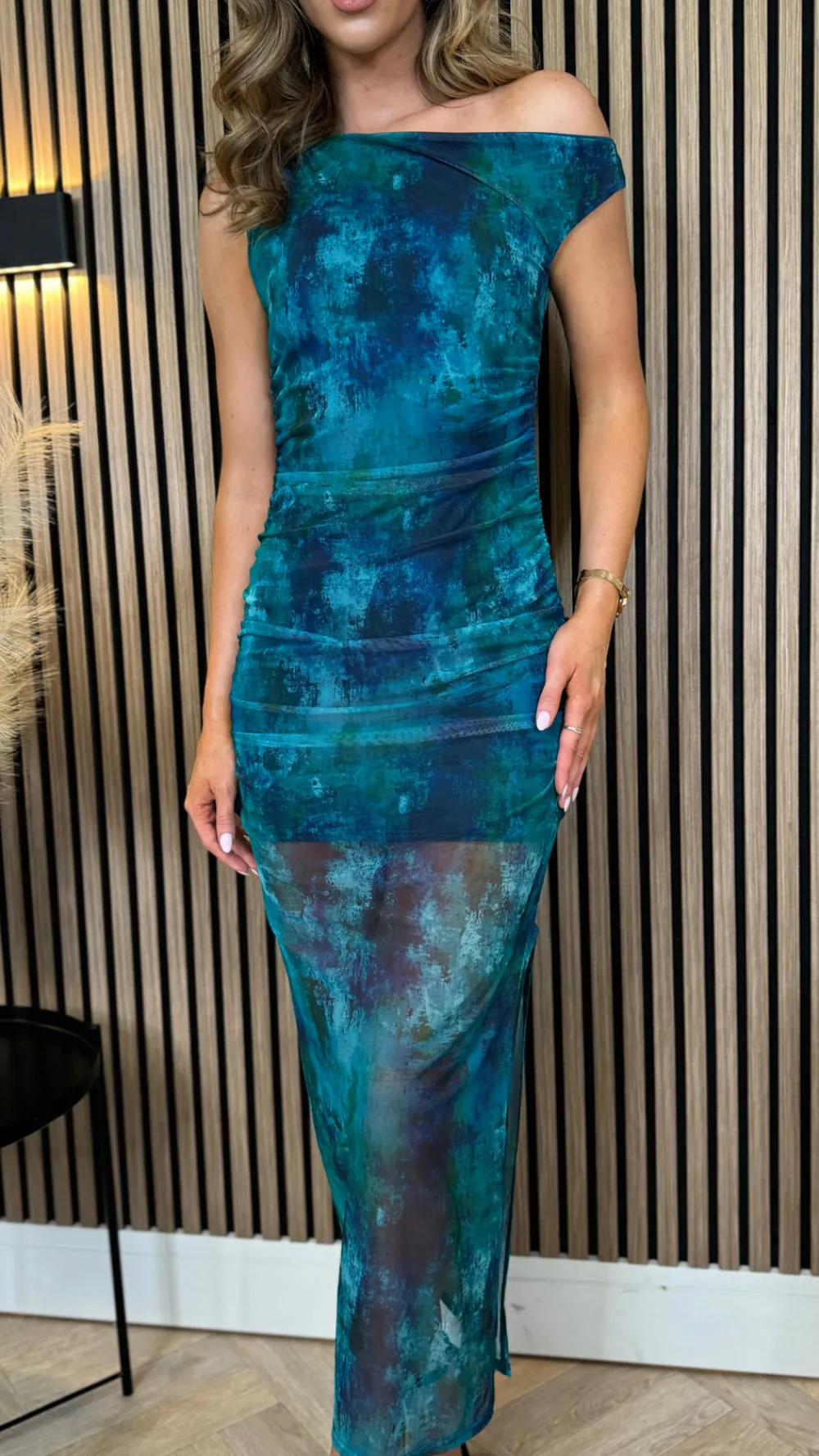 sariah_green_and_blue_pri_5.webp AX PARIS Going Out Dresses | Occasion Dresses^Sariah Green and Blue Printed Mesh Bodycon Midi Dress