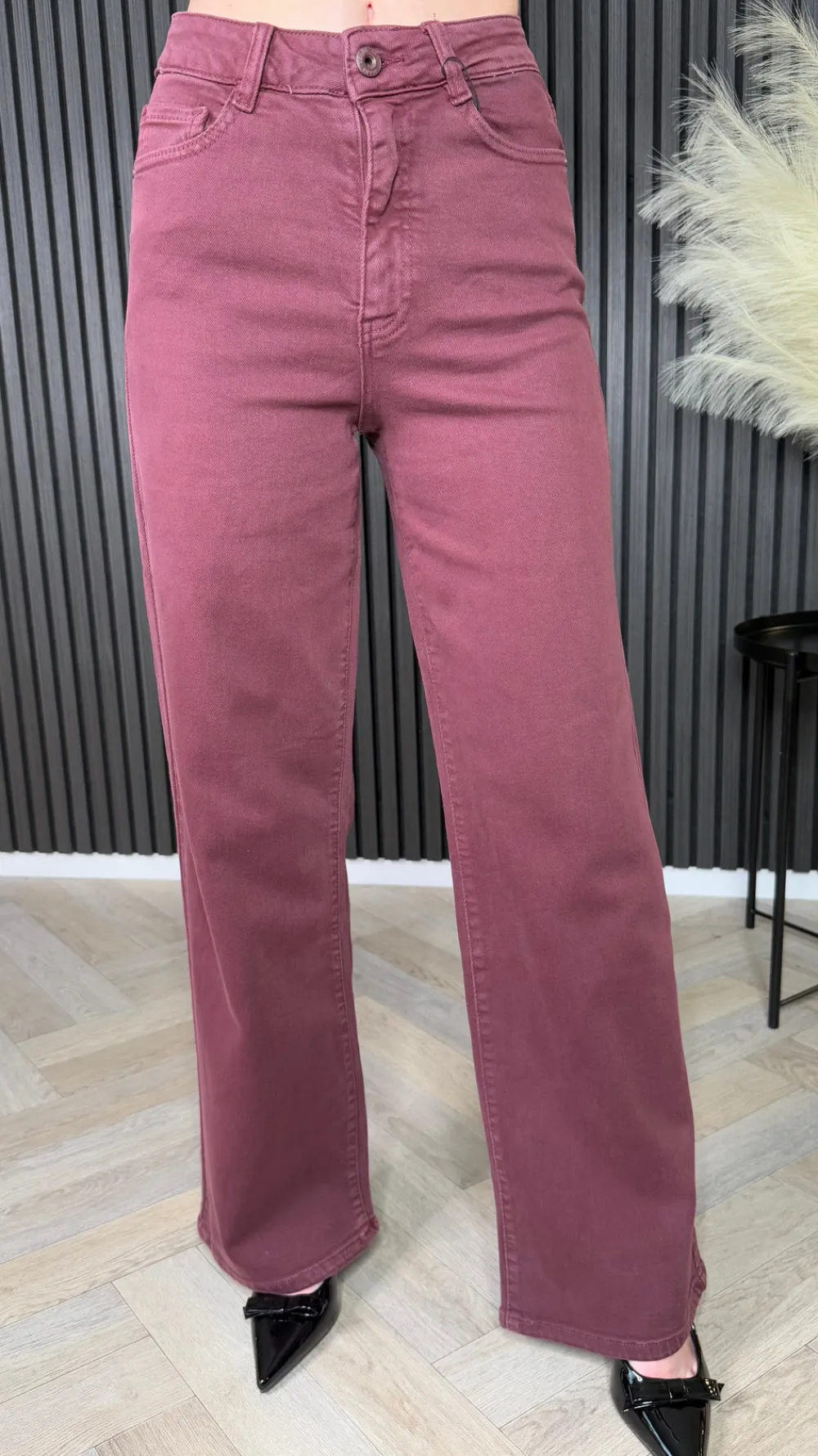 therese_burgundy_mid_rise_2.webp BABEZ LONDON Jeans^Therese Burgundy Mid Rise Denim Jeans