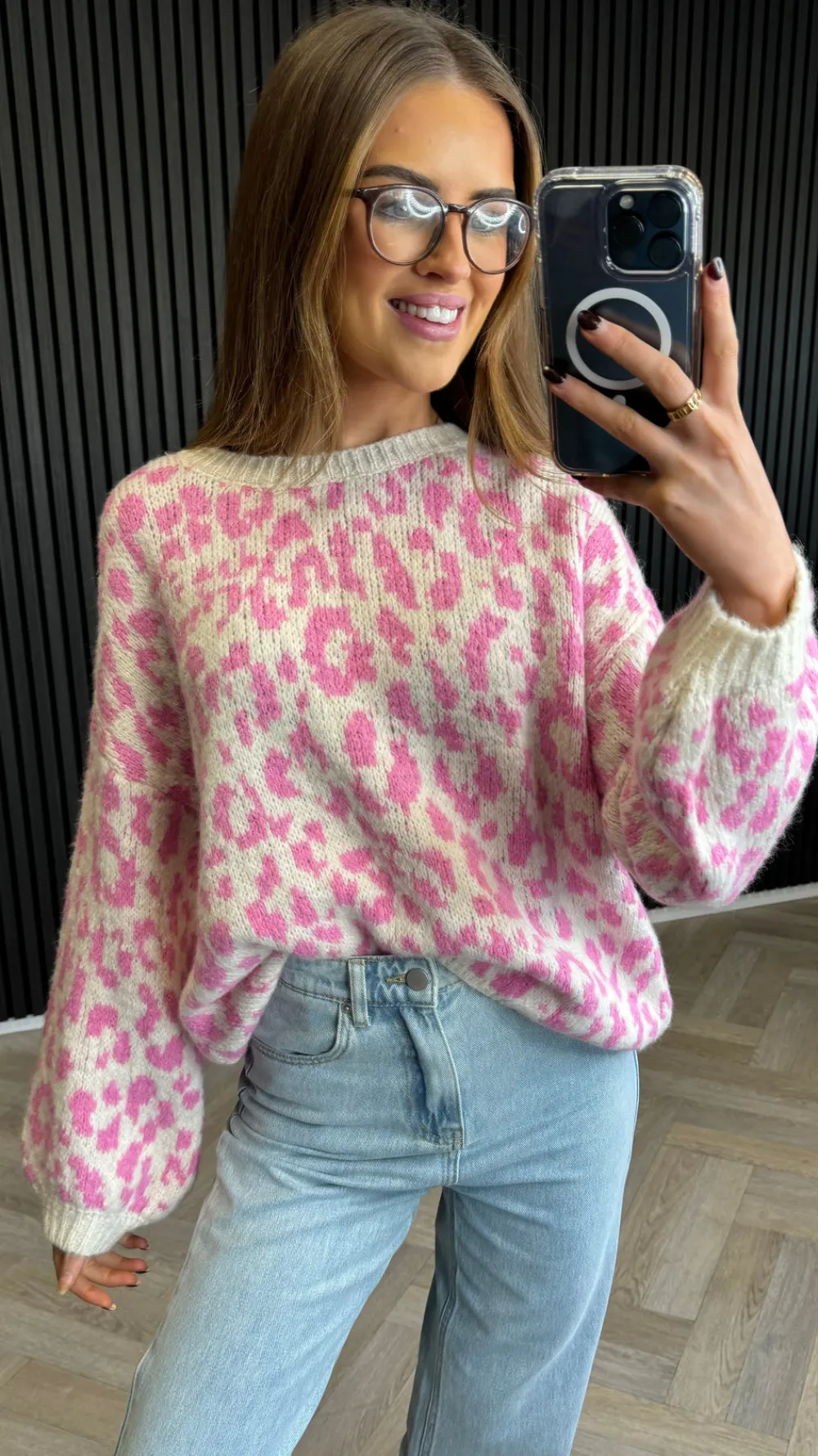 tommi_pink_amp_beige_leop_0.webp PARIS FASHION SHOPS Knitwear^Tommi Pink & Beige Leopard Print Jumper