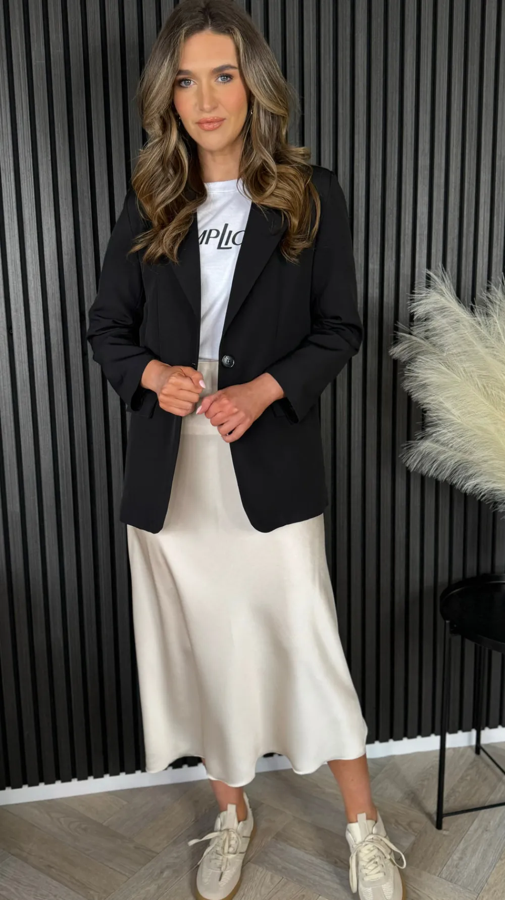 toni_black_oversized_blaz_7.webp ESTEE BROWN Blazers^Toni Black Oversized Blazer