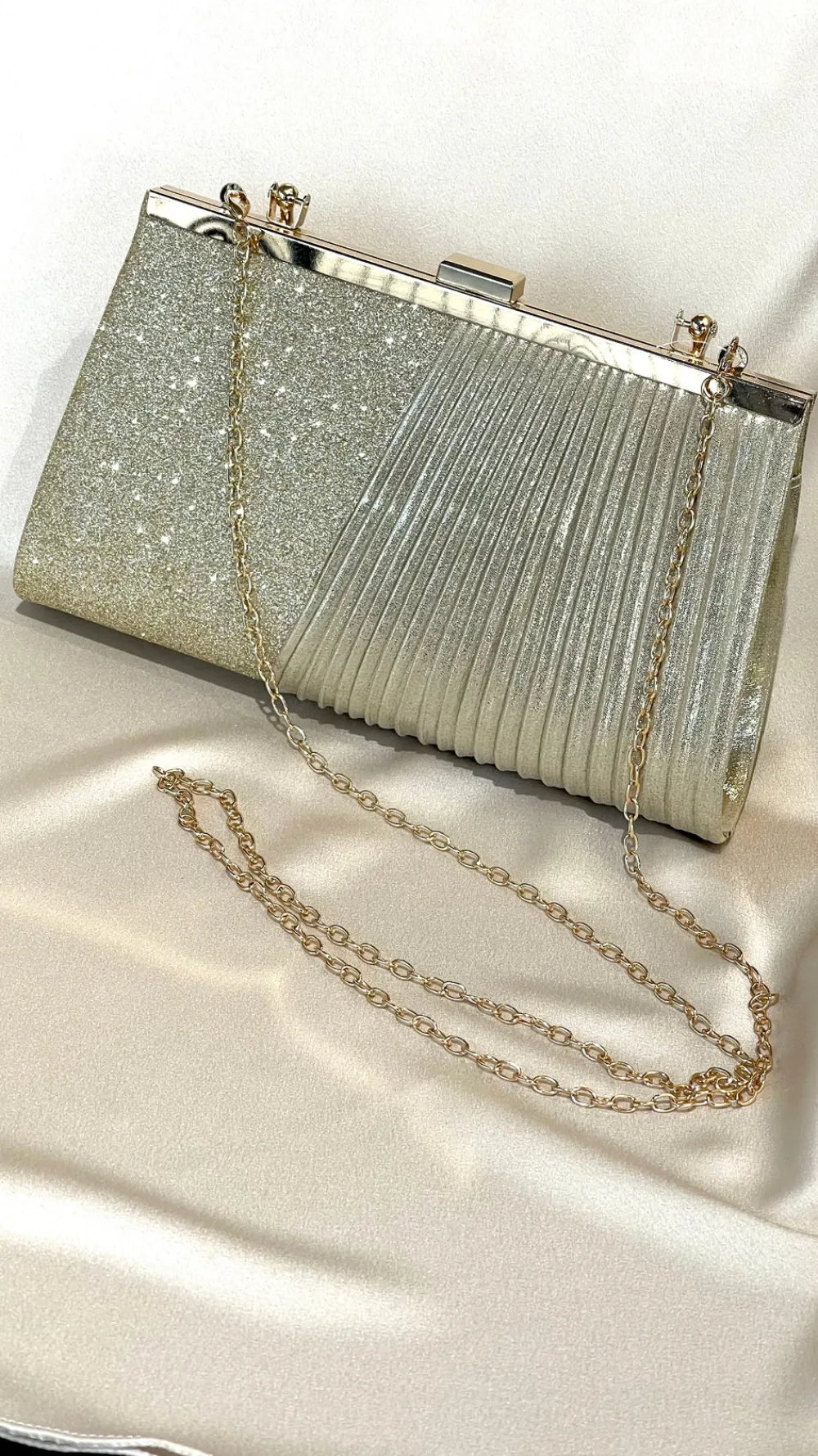 trisha_gold_glitter_detai_0.webp PARIS FASHION SHOPS Bags^Trisha Gold Glitter Detail Clutch Bag